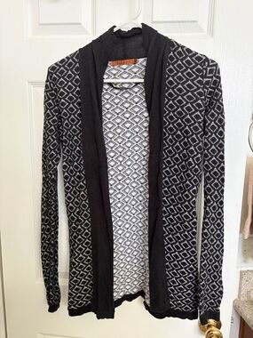 Belldini Black and White Geometric Open-Front Cardigan